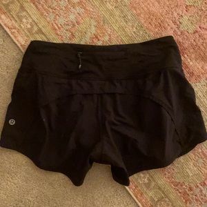 black lululemon speed up shorts!